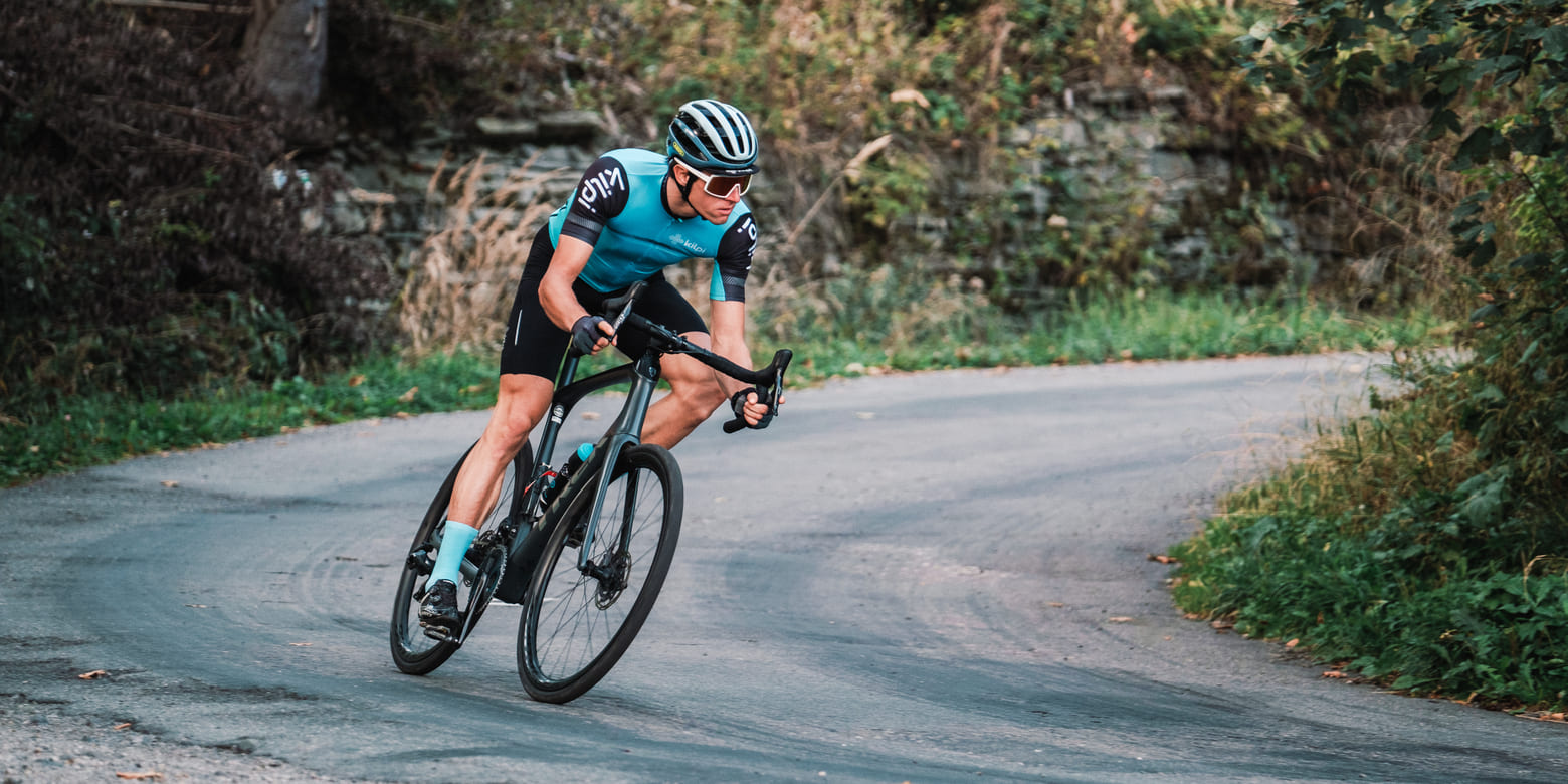 How to Dress for Cycling in Bad Weather: Proven Tips